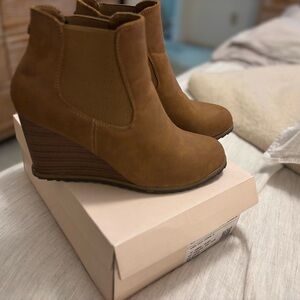 Nautica Tan Wedge Ankle Boots